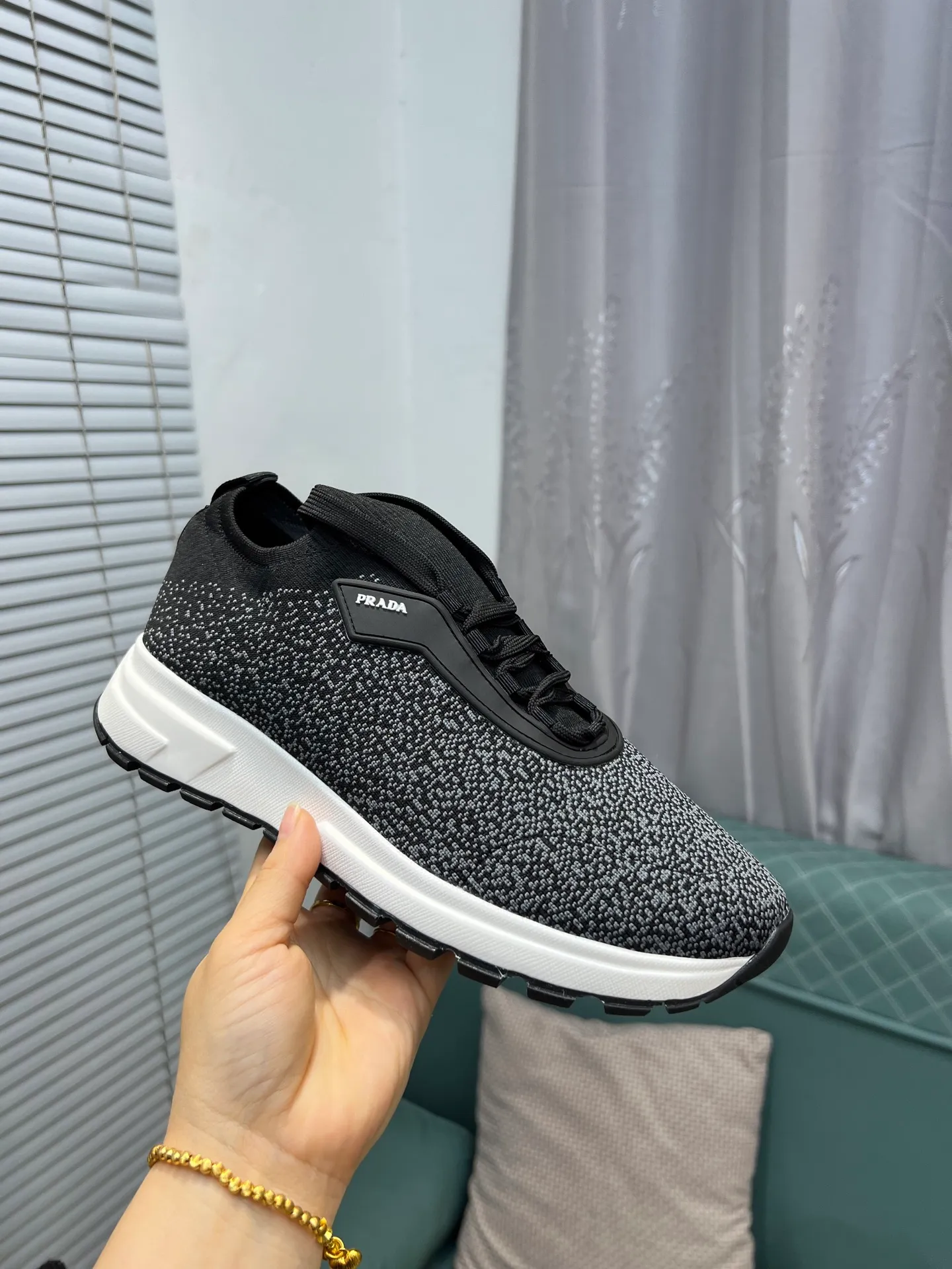 Men's shoes 💰500 PRADA "Prada" casual shoes Regular size: 38-44 (45 can be customized) Product material: Selected cowhide with fly weave material, genuine leather lining, original outsole